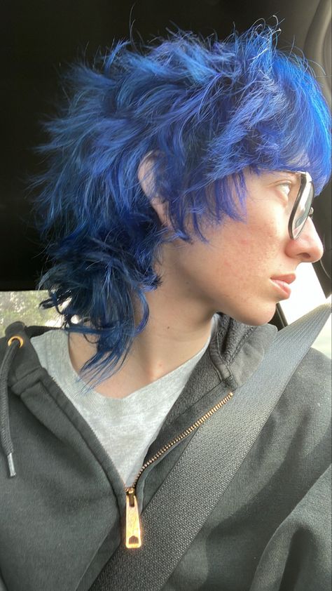 Blue Mullet Aesthetic, Blue Hair Mullet Guy, Mullet Blue Hair, Women’s Shaggy Haircuts, Shaggy Blue Hair, Wolfcut Blue Hair, Dyed Hair Layers, Blue Hair On Men, Blue Shaggy Hair