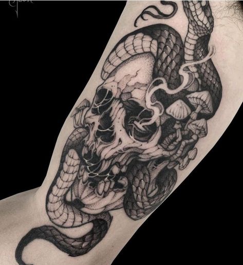 Skull And Snake, Skull Sleeve Tattoos, Goth Tattoo, Bone Tattoos, Snake Tattoo Design, Creepy Tattoos, Dark Art Tattoo, Skull Tattoo Design, Tattoo Illustration