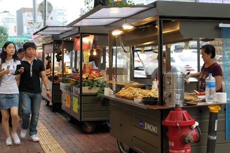 Food Stall Design, Gerobak Dorong, South Korean Food, Food Kiosk, Hot Dog Cart, Food Cart Design, Food Carts, Korean Street Food, Food Truck Design