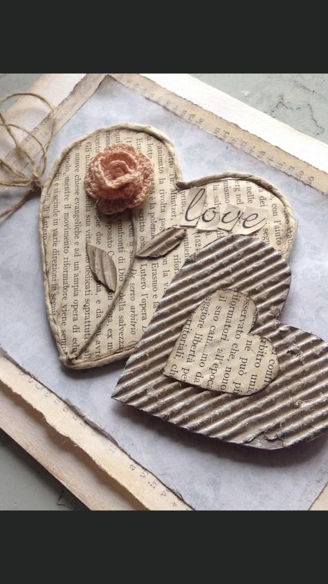 Valentines Bricolage, Desk Diy, Rope Diy, Book Page Crafts, Diy Valentines Decorations, Heart Crafts, Diy Desk, Paper Hearts, Heart Cards