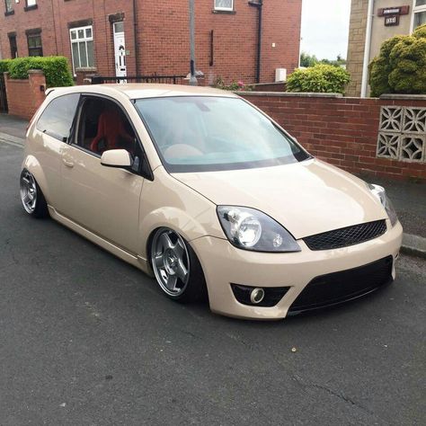 Fiesta ST Mk6 #fastford #fez #ST #Fordfiesta #MK6 #2litre Ford Fiesta St Mk6, Ford Fiesta Modified, Ford F150 Accessories, F150 Accessories, Low Cars, Ford Sport, Ford Fiesta Zetec, Ford Fiesta St, Focus Rs