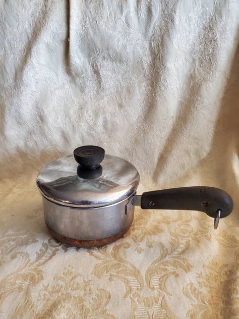 Antique Dishes Collectible, Antique Kitchen Gadgets, Antique Kitchen Utensils, Vintage Dishes Antiques, Vintage Kitchen Gadgets, Vintage Glassware Antiques, Vintage Kitchen Utensils, Butterworth, Revere Ware