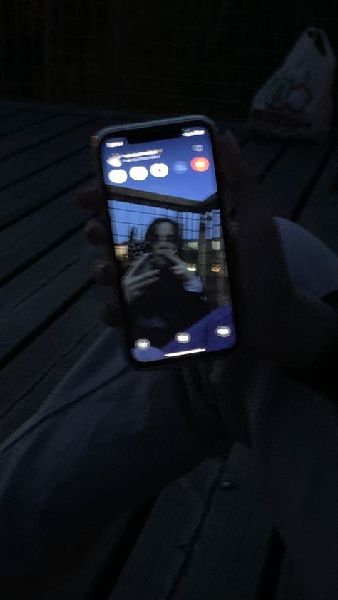 Night Call Aesthetic, Facetiming Aesthetic, Facetime Friends Aesthetic, Facetiming Boyfriend, Night Person Aesthetic, Facetime Boyfriend, Facetime With Boyfriend, Facetime Pictures, Facetime Aesthetic