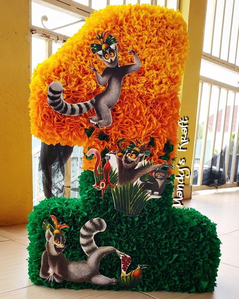 King Julien Party, Pinatas Ideas, Flower Numbers, Pinata Ideas, King Julien, Monster 1st Birthdays, 8 Birthday, Big Numbers, Piñata Ideas