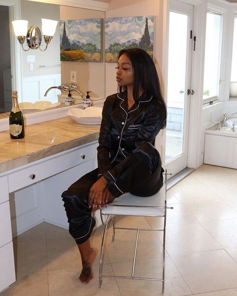 Lounge Wear Aesthetic, Lounge Wear Black, Cute Lounge Outfits, Cute Lounge, Black Femininity, Future Lifestyle, Curvy Girl Outfits, Black Aesthetic, Pajamas Women