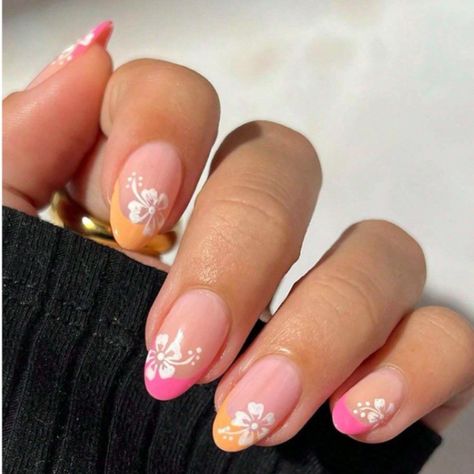 There's a new beauty trend taking over Instagram and it's absolutely stunning. Say hello to "quartz nails". Fingernail Ideas, Beachy Nails, Spring Acrylic Nails, Cute Simple Nails, Summery Nails, Girly Acrylic Nails, Her Nails, Cute Gel Nails, Short Acrylic Nails Designs