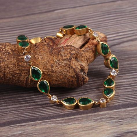 Green Stone Necklace Indian, Lightweight Jewellery, Gold Bracelet Simple, Zircon Bracelet, Green Stone Necklace, Antique Gold Jewelry Indian, Gold Jewelry Simple Necklace, Gold Necklace Indian Bridal Jewelry, Indian Jewellery Design Earrings