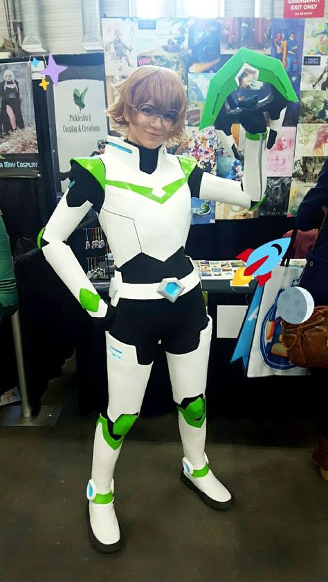 Voltron Paladin Armor Reference, Pidge Voltron Cosplay, Voltron Armor, Pidge Cosplay, Pidge Gunderson, Paladin Armor, Voltron Cosplay, Cool Cosplay, Fitness Shirts