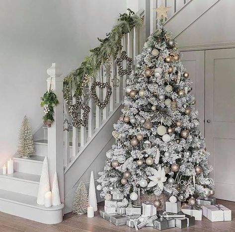 40 Gorgeous Christmas Tree Ideas for 2021 - Beautiful Dawn Designs Winter Wonderland Christmas Tree, Wonderland Christmas Tree, White Winter Wonderland, Rose Gold Christmas Decorations, Luxury Christmas Decor, Christmas Tree Decor Ideas, Tree Decor Ideas, Beaded Snowflake, Snowflake Tree