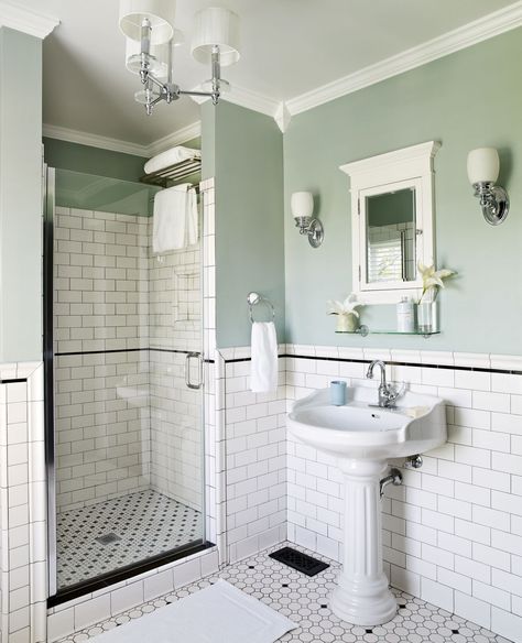 Apartment Decoration, Pedestal Sink, Vintage Bathrooms, Trendy Bathroom, Green Bathroom, Shower Remodel, Bathroom Style, Renovation Ideas, Small Bathroom Remodel