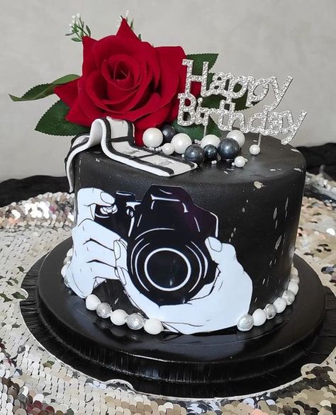 Camera Theme Cake, 70th Birthday Cake For Men, Camera Cake, Camera Cakes, Balloon Surprise, 70th Birthday Cake, Art Cakes, Unique Birthday Cakes, Birthday Cake For Him