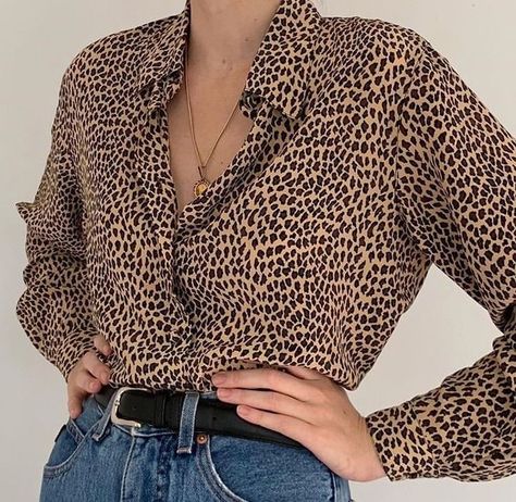 Leopard Blouse, Outfit Jeans, Emo Outfits, Mode Inspo, Moda Vintage, Vintage Glamour, 가을 패션, Blouse Outfit, Inspiration Mode