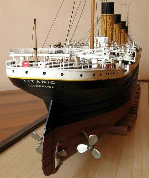 Titanic Cake, Candy Store Display, Real Titanic, Titanic Model, Titanic Sinking, Titanic Facts, Titanic History, Scale Model Ships, Titanic Ship