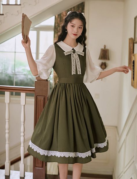 A Spring Outing Vintage Classic Lolita Blouse, Skirt and OP Dress 1890s Fashion, Dress Korea, Op Dress, Classic Lolita, Blouse Skirt, Modesty Fashion, Frocks For Girls, Vintage Inspired Outfits, England Fashion