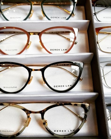 Glasses Women Fashion Eyeglasses, Cat Eyewear, Unique Glasses Frames, Eyewear Photography, Glasses Ideas, Fancy Glasses, Glasses Inspiration, Glasses For Your Face Shape, Womens Glasses Frames