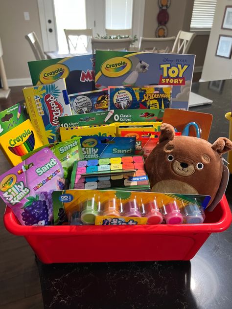 Christmas Raffle Prizes, Kid Christmas Basket Ideas, Kid Raffle Basket Ideas, Kids Gift Baskets For Christmas, Raffle Basket Ideas For Kids, Kids Christmas Gift Baskets, Rainbow Gift Basket Ideas, Kid Gift Basket Ideas, Christmas Basket For Kids