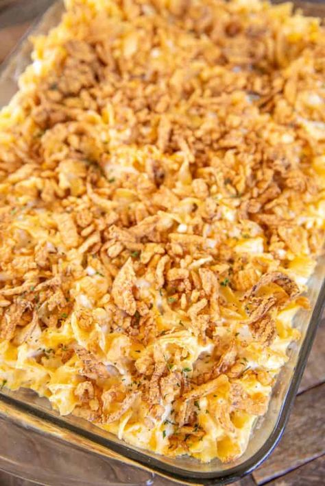 Million Dollar Chicken Noodle Bake – GREAT weeknight chicken casserole. Super easy to make and tastes like a million bucks!! Can make ahead and freeze for a quick meal later! Egg noodles, cooked chicken, cottage cheese, cream cheese, cream of chicken soup, sour cream, onion, garlic, cheddar cheese, and french fried onions. Everyone cleaned their plate and went back for seconds! Hamburger Noodle Casserole, Chicken Noodle Bake, Easy Ground Beef Casseroles, Tuna Noodle Casserole Recipe, Million Dollar Chicken, Noodle Casserole Recipes, Ground Beef Casserole Recipes, Chicken Noodle Casserole, Tuna Noodle