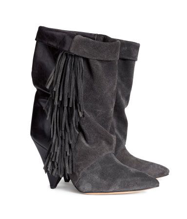 H&M Isabel Marant suede boots H&m Boots, Isabel Marant Boots, Suede Fringe Boots, Isabel Marant Shoes, Boots Uk, Fringe Boots, Grey Boots, Stockholm Fashion, Suede Fringe