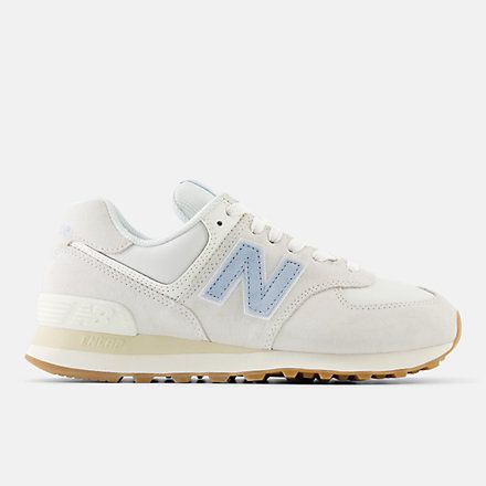 574 - New Balance Blue And White New Balance, New Balance Shoes Light Blue, New Balance 574 V2, New Balance Shoes Womens, Preppy New Balance Shoes, Trendy Sneakers For Women 2024, Popular Shoes 2024, 574 Core New Balance, 574 New Balance Women Outfit