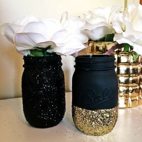 Black Mason Jars, Black And Gold Centerpieces, Party Decorations Black, Centerpieces Birthday, Mason Jar Party, Gold Wedding Centerpieces, Trendy Party Decor, Gold Mason Jars, Quart Size Mason Jars