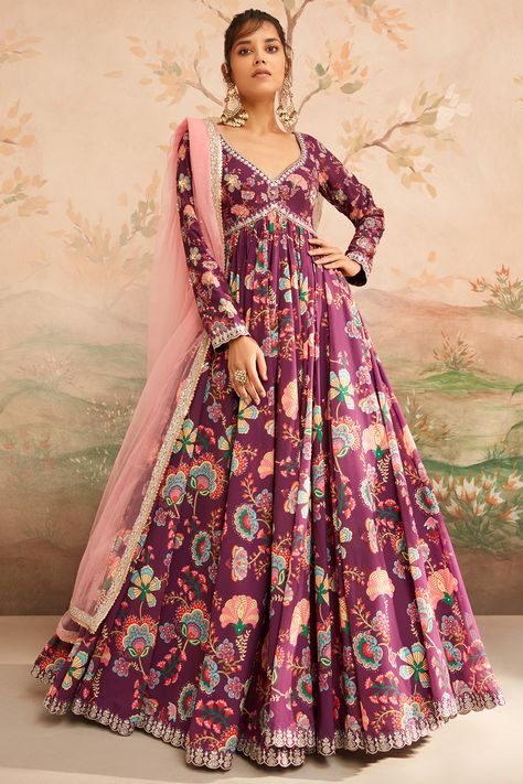 Featuring a wine anarkali in georgette base with floral print, including handwork, thread, stone and zari embroidery. It is paired with shantoon pants and a net dupatta. Style this designer anarkali set with ethnic dangler earrings and heels for weddings or festive occasions.#Perniaspopupshop #womenswear #ethnic #whatiworewastrending #ppuslove #anarkali #Georgette #Shantoon #weddingwear #festivewear Anarkali Georgette, Georgette Anarkali Suits, Ridhi Mehra, Dupatta Style, Anarkali Dresses, Georgette Anarkali, Embroidered Anarkali, Anarkali Dress Pattern, Zari Embroidery