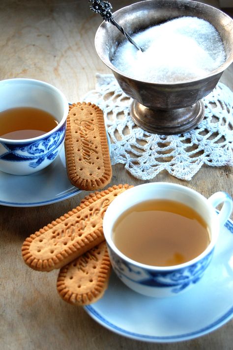 Tea Time by Olivia (2010) Two Cups Of Tea, Tea And Cookies, Cups Of Tea, Cuppa Tea, Tea Break, Tea Art, Tea Recipes, Tea Ceremony, High Tea