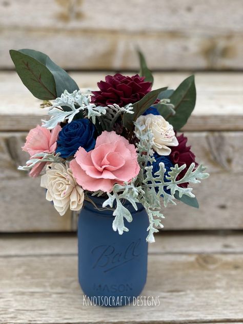 Navy Wedding Centerpieces, Navy Centerpieces, Mason Jar Flower Arrangements, Burgundy Wedding Centerpieces, Blush Wedding Centerpieces, Navy And Burgundy Wedding, Vestido Charro, Flower Arrangement Wedding, Wedding Centerpieces Mason Jars