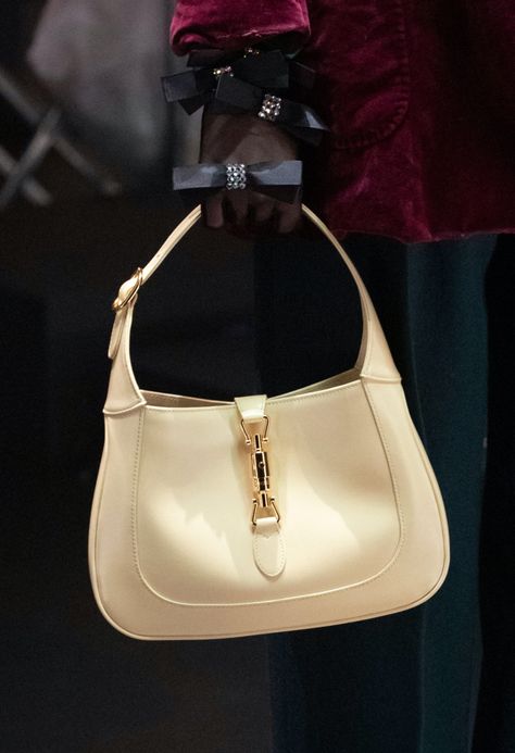 Gucci debuts the new Jackie 1961 for Autumn/Winter 2020 Gucci Balenciaga, Alessandro Michele, Givency Antigona Bag, Gucci Bags, Cute Bags, Gucci Men, Hobo Bag, Fashion Handbags, Vintage Gucci