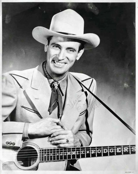 Ernest Tubb, Old Country Music, Custom Cowboy Boots, Vintage Western Wear, Play That Funky Music, Barn Dance, Mix Photo, Western Music, Oldies Music