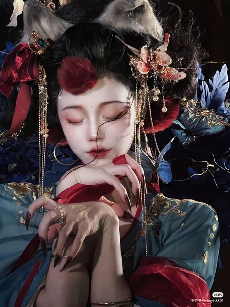 Fisheye Photography, Hands On Face, Zbrush Character, Ruyi's Royal Love In The Palace, Chinese Fashion, Female Art Painting, Makeup Clothes, Photography Beauty, Figure Poses