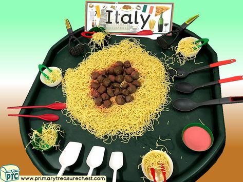 Italian Food - Spaghetti Themed Playdough Multi-sensory Spaghetti Tuff Tray Ideas and Activities - Primary Treasure Chest Around The World Tuff Tray Ideas, Spaghetti Tuff Tray Ideas, Countries Around The World Eyfs Activities, Food Messy Play, Countries Eyfs Activities, Around The World Tuff Tray, Italy Eyfs Activities, Food Eyfs Activities, Pasta Activities For Preschool