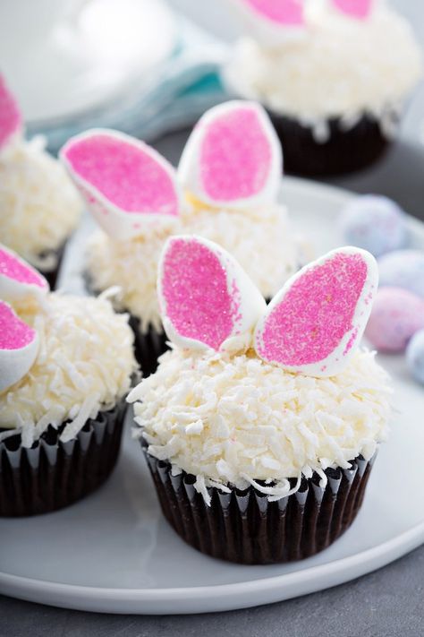 Bunny Ear Cupcakes, Rabbit Cupcakes, Desserts For Easter, Easter Themed Treats, Easter Pastries, Easter Bunny Cupcakes, Themed Treats, Easy Chocolate Desserts, Bunny Cupcakes