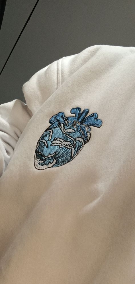 Hoodie Embroidery Ideas, Embroidering Machine, Graphic Shirt Design, Paint Shirts, Diy Embroidery Designs, Embroidery Tshirt, Embroidery Hoodie, Guys Clothing Styles, Designer Dresses Casual