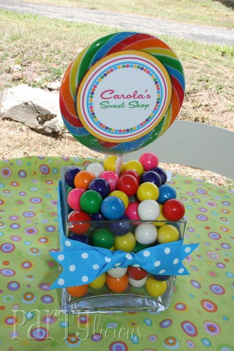 Partylicious: Birthday: {Carola's Sweet Shop} #candyland #candy Bubble Gum Party, Candy Theme Birthday Party, Candy Centerpieces, Candy Land Birthday Party, Candyland Birthday, Candyland Party, Candy Theme, Candy Land Theme, Birthday Candy