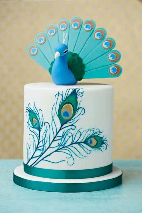 Pretty peacock Henna Cake, Peacock Birthday, Peacock Cake, London Cake, Bird Cakes, Animal Cakes, 50th Birthday Cake, Painted Cakes, Gorgeous Cakes