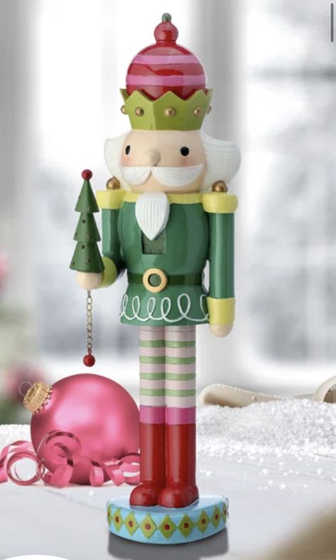 Nut Crackers Christmas Decorations Diy, Wooden Nutcracker Painting Ideas, Clay Nutcracker, Nutcracker Colors, Nutcracker Tree, Cute Nutcracker, Nutcracker Crafts, Nutcracker Christmas Tree, Nutcracker Design