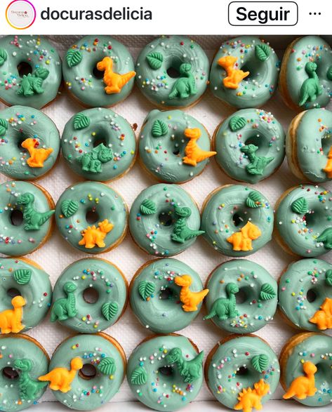 Dinosaur Dessert Table, Baby Dino, Dino Birthday, Dino Party, Dinosaur Theme, Mini Donuts, Cake Donuts, Boss Baby, Baby Party