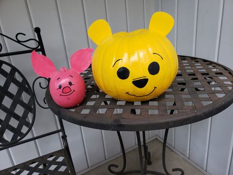 Painted Pumpkin Character Ideas, Cartoon Pumpkin Painting Ideas, Pumpkin Painting Ideas Cartoon Characters, Pooh Bear Pumpkin Painting, Pooh Pumpkin, Tigger Pumpkin, Pooh Bear Pumpkin, Piglet Pumpkin Painting, Pumpkin Painting Ideas Winnie The Pooh