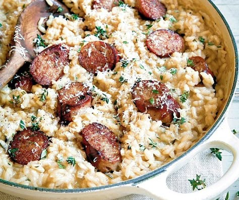 Sausage and white wine risotto White Wine Risotto, Wine Risotto, Filet Mignon Chorizo, Risotto Dishes, Risotto Recipes, Sausages, Rice Dishes, Main Meals, Meat Recipes