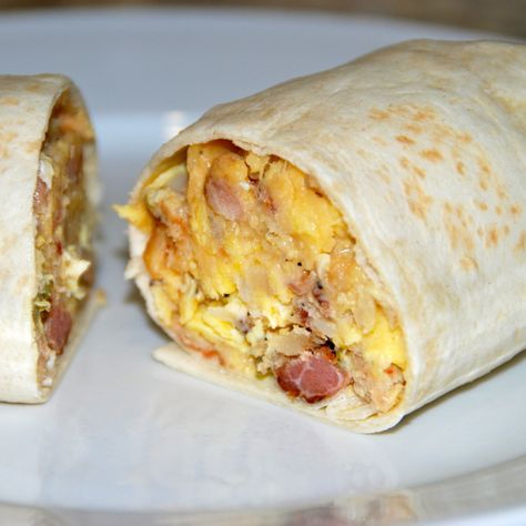 BACON, EGG AND POTATO BREAKFAST BURRITOS Potato Burrito Recipe, Egg And Potato Breakfast, Egg And Potato, Egg Potato, Potato Breakfast, Burrito Recipe, Breakfast Burritos Recipe, Bacon Potato, Bacon Eggs