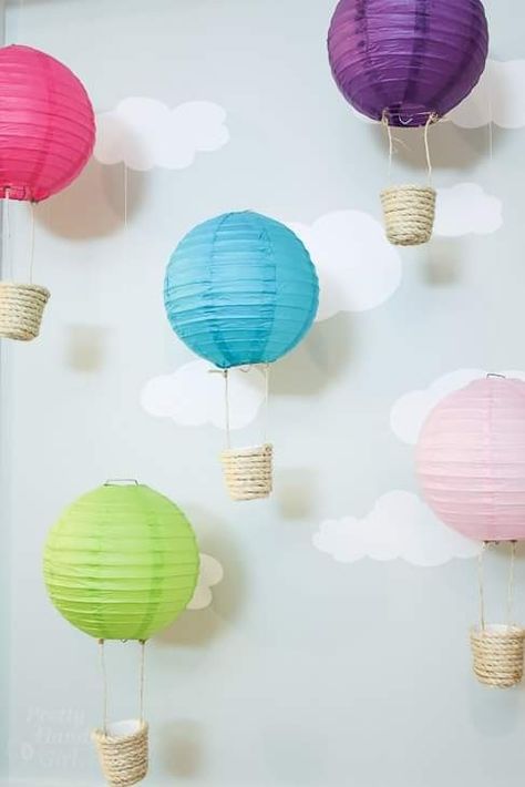 Hot Air Balloon Classroom Theme, Diy Ballon, Hot Air Balloon Craft, Diy Hot Air Balloons, Hot Air Balloon Party, Hot Air Balloon Decorations, Ballon Party, Balloon Crafts, Balloon Diy