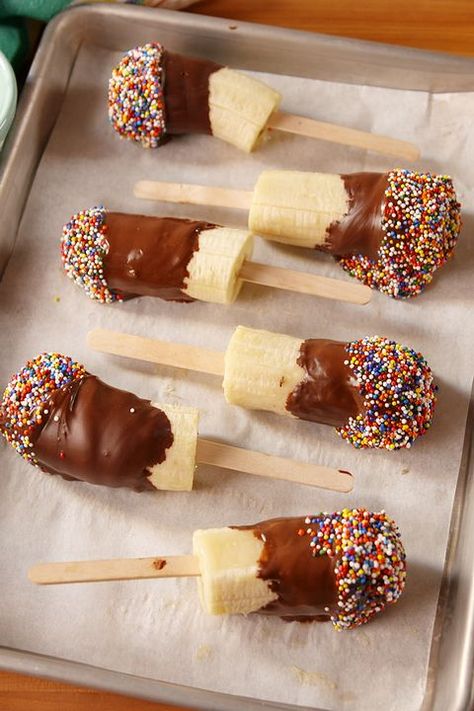 Dipped Bananas, Twotti Fruity, Chocolate Dipped Bananas, Banana Party, Banana Split Dessert, Banana Pops, Italian Pizza Recipe, Cooking Competition, Popsicle Recipes