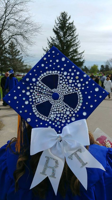 Rad Tech Graduation Cap X Ray School Graduation Pictures, Radiology Grad Caps, Radiology Technician Graduation, Rad Tech Cap Ideas, X Ray Cap Graduation, Radiology Graduation Pictures, Radiology Cap Decoration, Xray Graduation Cap, X Ray Graduation Caps