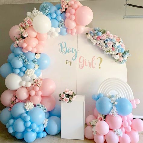 Creative Baby Shower Themes, Baby Shower Roses, Gender Reveal Baby Shower Themes, Baby Gender Reveal Party Decorations, Gender Reveal Party Games, Gender Reveal Party Theme, Gender Reveal Themes, Creative Baby Shower, Gender Reveal Balloons