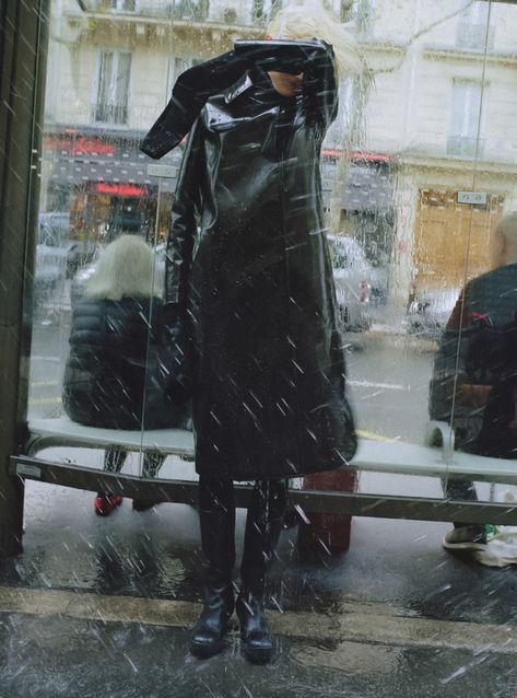 Indie Magazine, Walk Of Shame, Stormy Weather, Paris Street, Photo Styling, Fashion Story, Simple Image, Fashion Shoot, Minimal Fashion