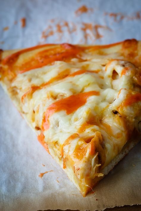 Light Suppers, Buffalo Recipes, Buffalo Chicken Pizza Recipe, Buffalo Pizza, Chicken Pizza Recipe, Pizza Oven Recipes, Chicken Pizza Recipes, Spicy Buffalo Chicken, Buffalo Chicken Pizza