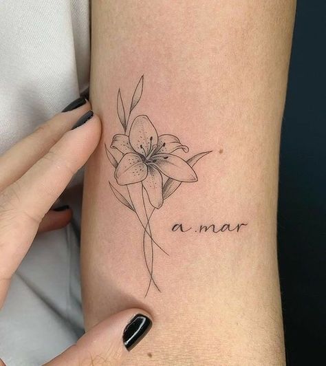 Small Lily Tattoo, Lillies Tattoo, Lily Tattoo Design, Lily Flower Tattoos, Hibiscus Tattoo, Flower Wrist Tattoos, Petite Tattoos, Lily Tattoo, Small Hand Tattoos