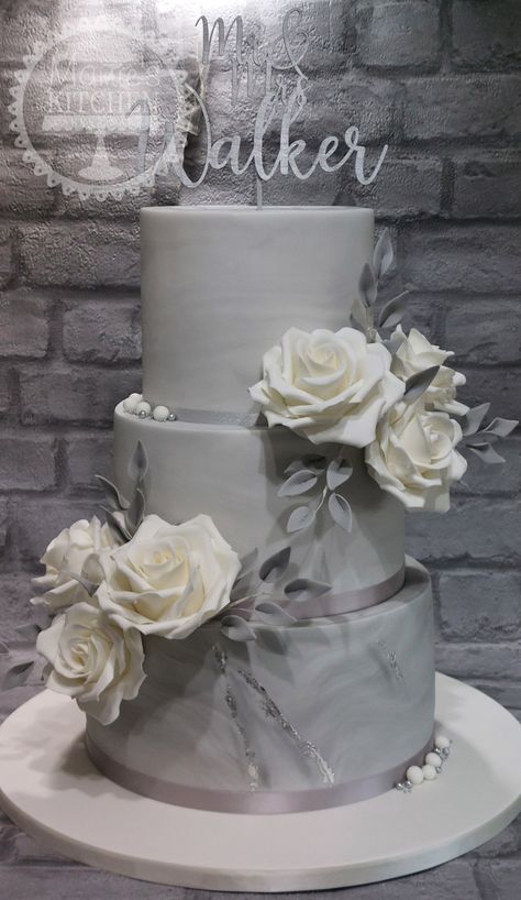 Grey And White Wedding Theme, Grey Cake Ideas, Grey Wedding Cake, Silver Wedding Anniversary Cake, Gray Cake, 25th Wedding Anniversary Cakes, Gray Wedding Cake, 25th Wedding Anniversary Party, Silver Wedding Dress