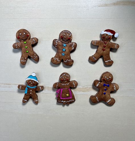 Christmas Fridge Magnets, Diy Christmas Magnets, Christmas Clay Magnets, Christmas Magnets Diy, Christmas Magnets, Cute Gingerbread Man, Diy Magnets, Foam Clay, Unique Magnets