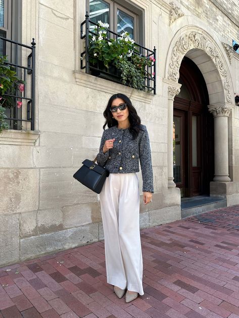 cropped tweed jacket + wide leg trousers // professional fall work outfit ideas for petite women Tweed Blazer Outfit, Networking Event Outfit, Event Outfit Ideas, Tweed Jacket Outfit, Corporate Attire Women, Networking Outfit, Elegantes Outfit Damen, Tweed Outfit, Corporate Baddie